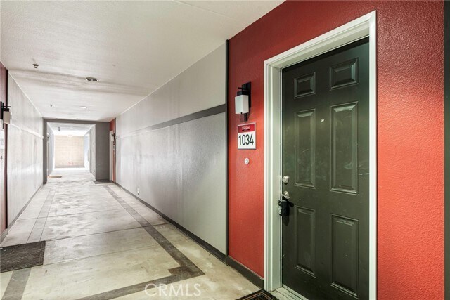 Foto del edificio - 1801 E Katella Ave