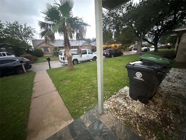 Foto del edificio - 12808 Dairy Brook Dr