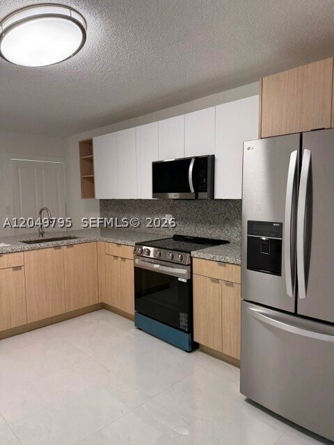 Foto del edificio - 3518 W 80th St