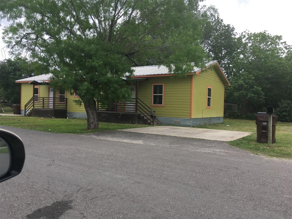 304 White Oak St, Lockhart, TX 78644 Townhome Rentals in Lockhart TX