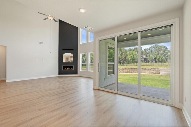 Foto del edificio - 159 Fireside Rd