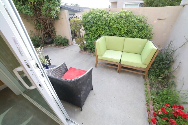 Patio - 3512 Del Amo Blvd