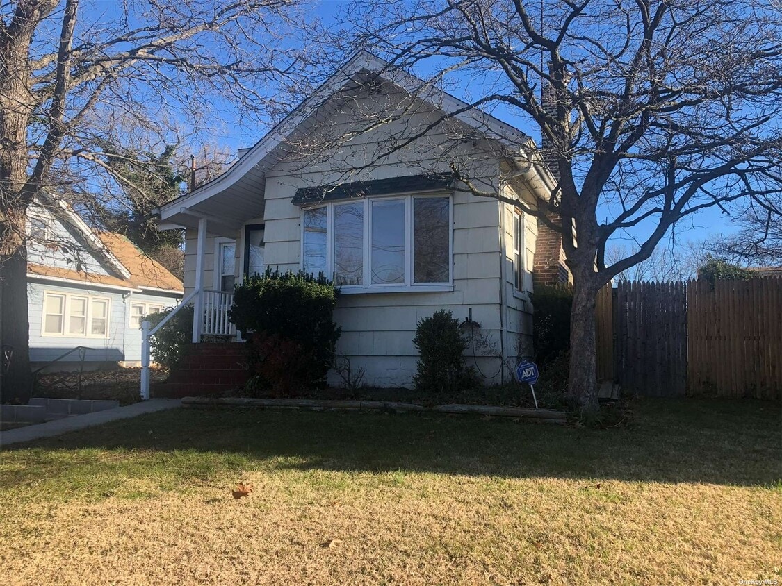 Primary Photo - 175 S Brookside Ave