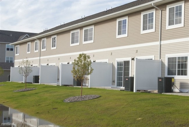 Building Photo - 1501 Abraham Pky