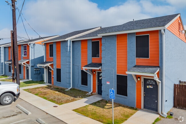 Exterior de la unidad - Mayfield Apartments