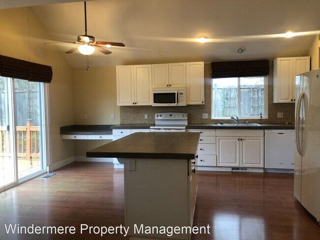 Building Photo - 3 br, 2.5 bath House - 2135 Miss Ellis Loop