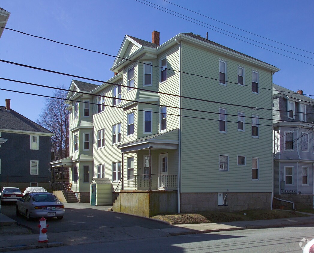 Primary Photo - 137 Oliver St