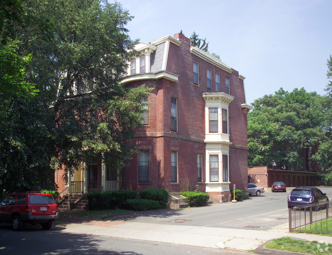 Building Photo - 238-240 Union St