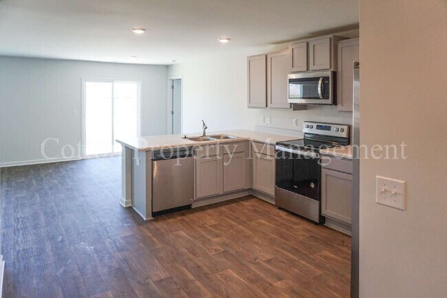Foto del edificio - 602 Draymore Dr NE