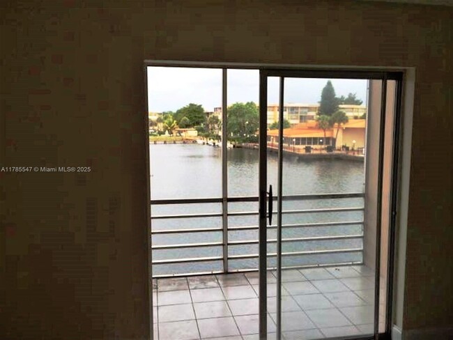 Foto del edificio - 2775 Taft St