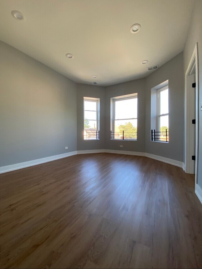 Foto del edificio - 7400 S Evans Ave