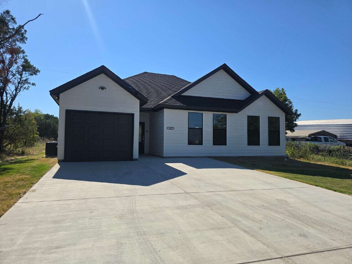 Foto principal - "New 3-Bed Oasis with Quartz Finishes and ...