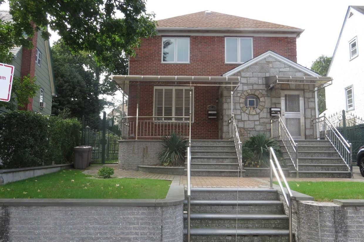 Primary Photo - 2 bedroom in Queens NY 11435