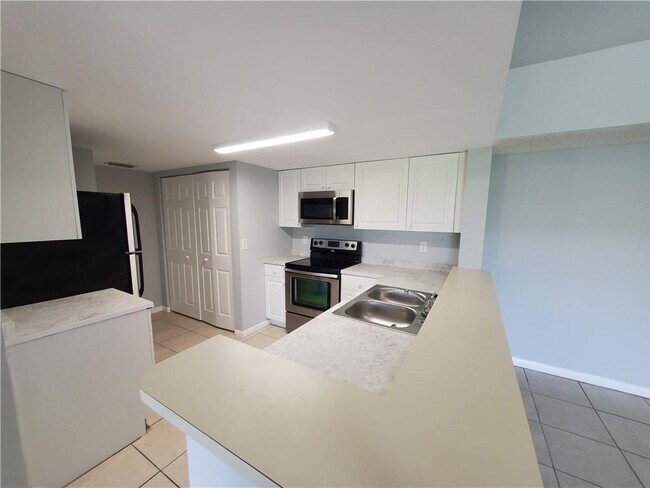 Foto del edificio - 9244 W Atlantic Blvd
