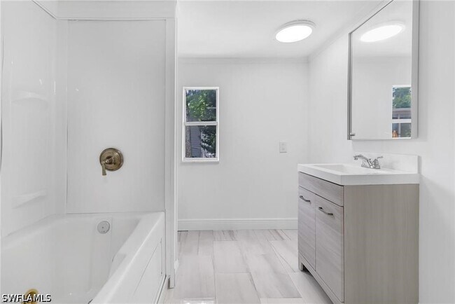 Foto del edificio - 120 Grassy Key Ln