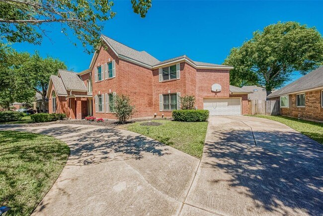 Building Photo - 2214 Old S Dr