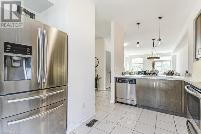 Photo du bâtiment - 2362 Treversh Common