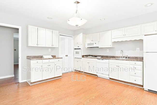 Building Photo - 17 Farragut Ct