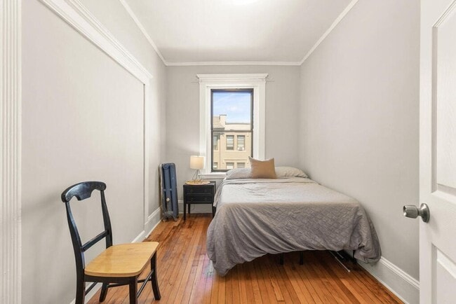 Building Photo - Nice 4 bed in Allston