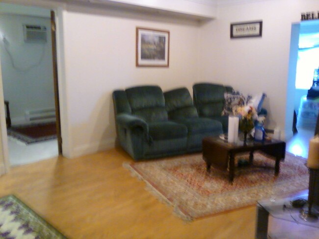 Living room - 1406 3rd Ave