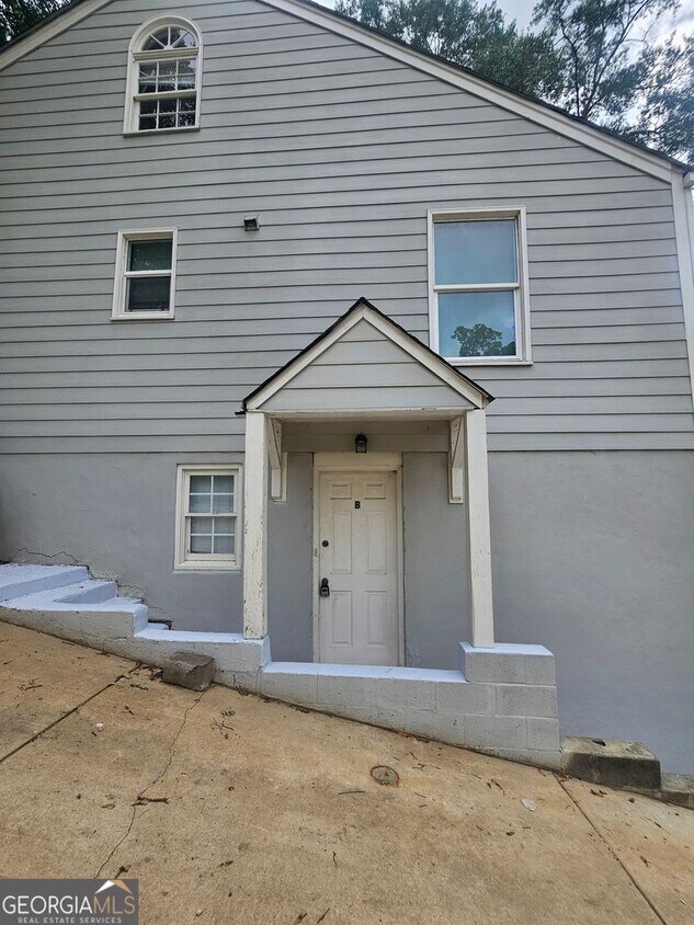 Primary Photo - Beautiful Bungalow