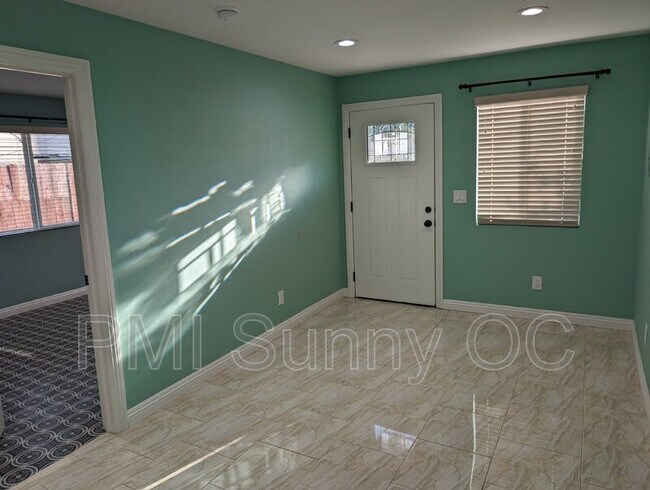 Building Photo - 400 East 52nd Street