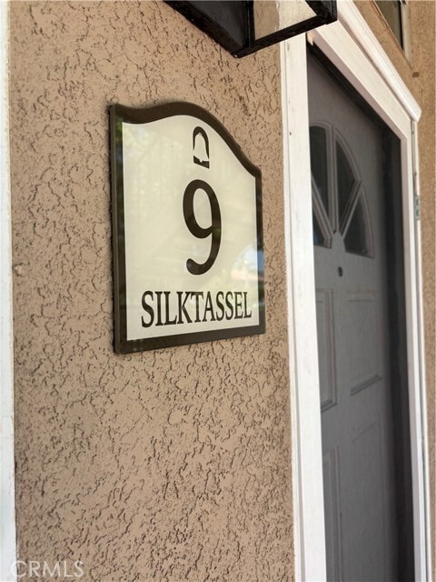 Building Photo - 9 Silktassel