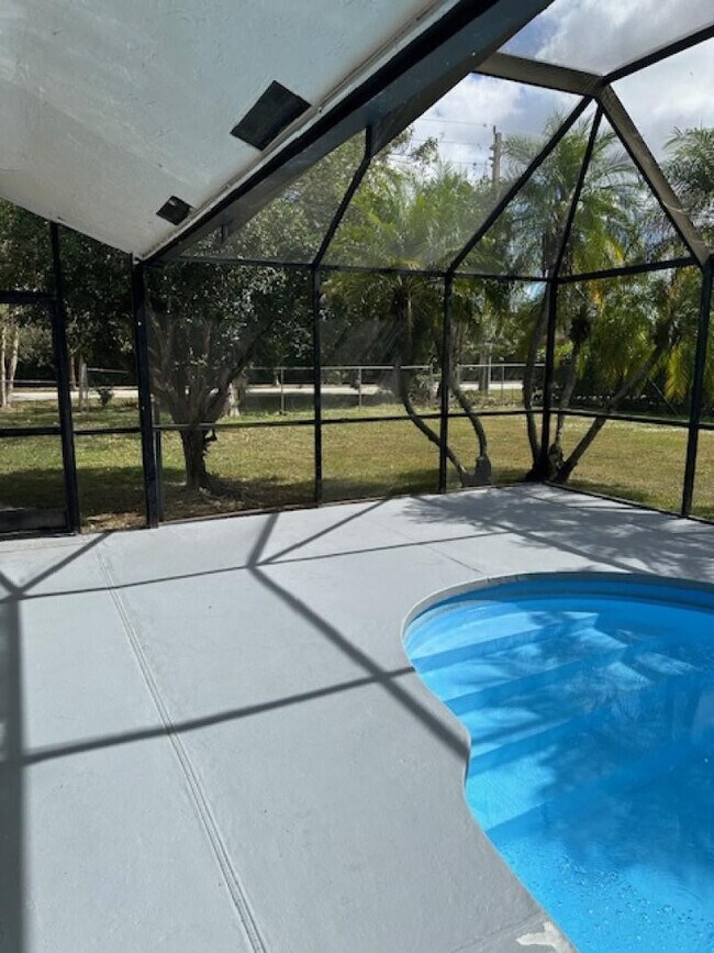 Foto del edificio - 16700 SW 277th St