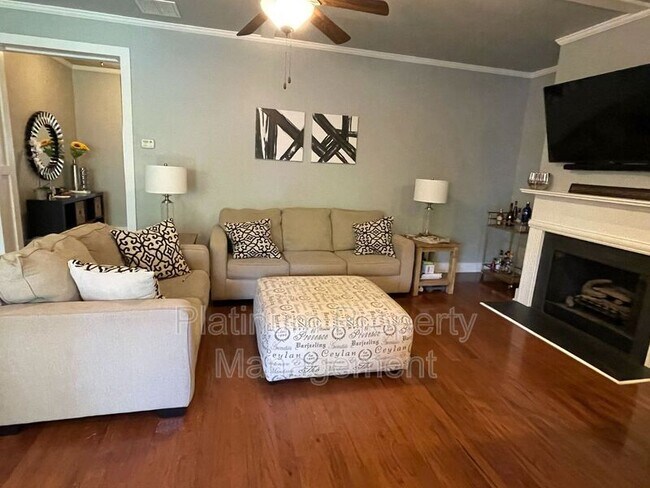 Foto del edificio - 1088 N Village Dr