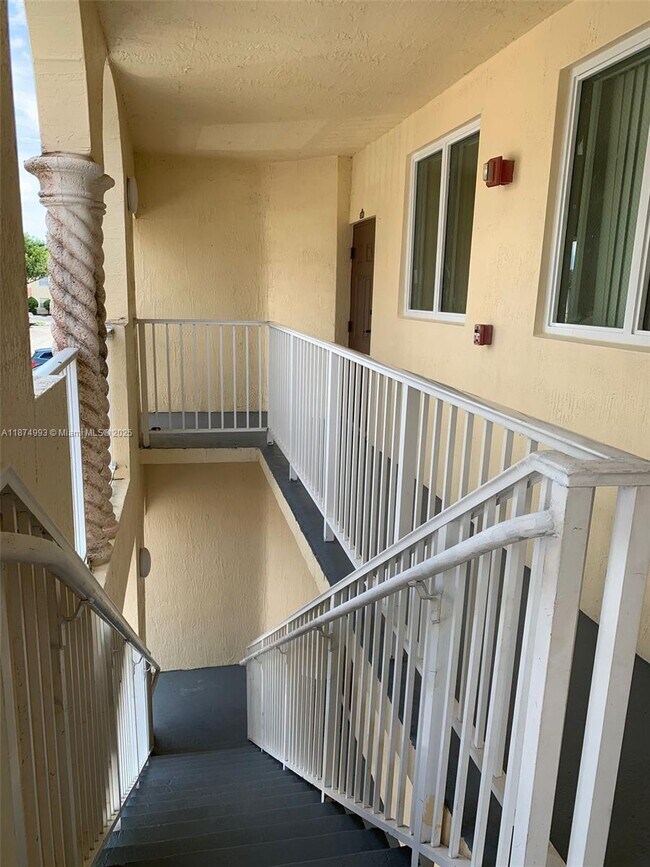 Foto del edificio - 1536 SE 26th St