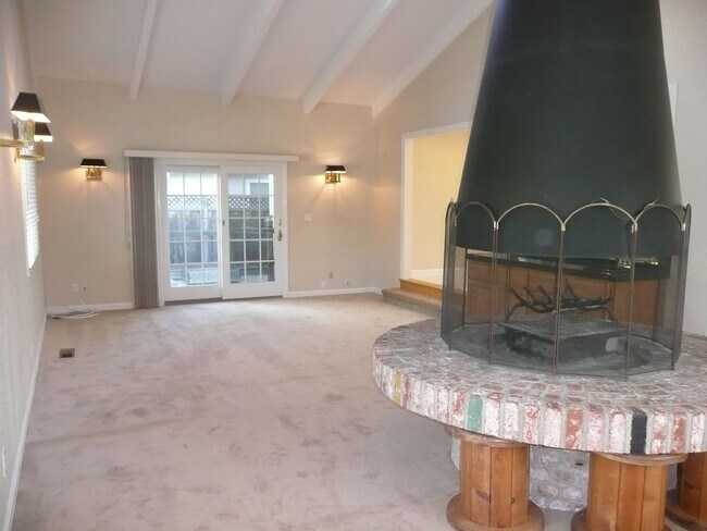 Foto del edificio - 4br+bonus room – Must See 2514 Sq Ft Home ...