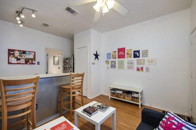 Foto del edificio - 2210 Pearl St
