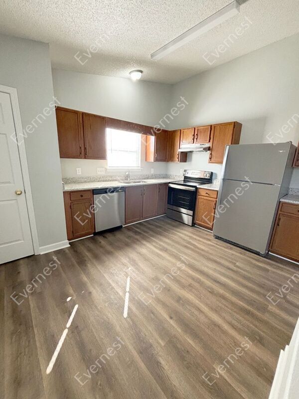 Building Photo - 2424 Fabyan Ln