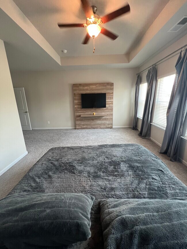 Master bedroom - 218 Piedmont Cir