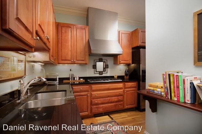 Building Photo - 2 br, 2.5 bath House - 3 Chisolm Street  #206