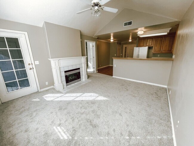 Foto del edificio - Timeless Condo in the Heart of Orem