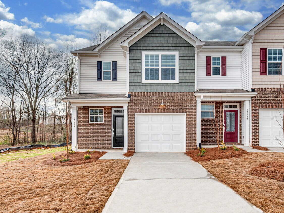 12609 Wandering Brook Dr, Charlotte, NC 28273 Townhome Rentals in