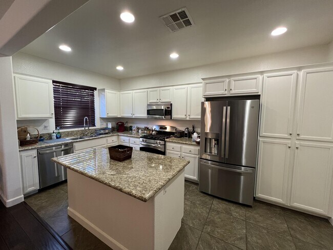 Building Photo - 1708 Wolf Canyon Loop