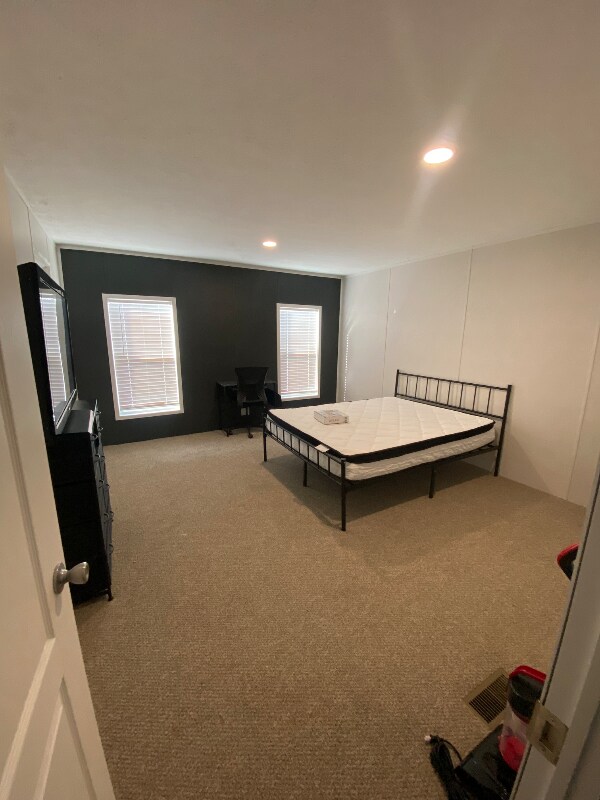 Foto del edificio - 325 Robin Ln