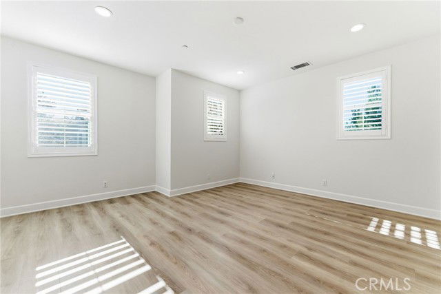 Foto del edificio - 137 Halo