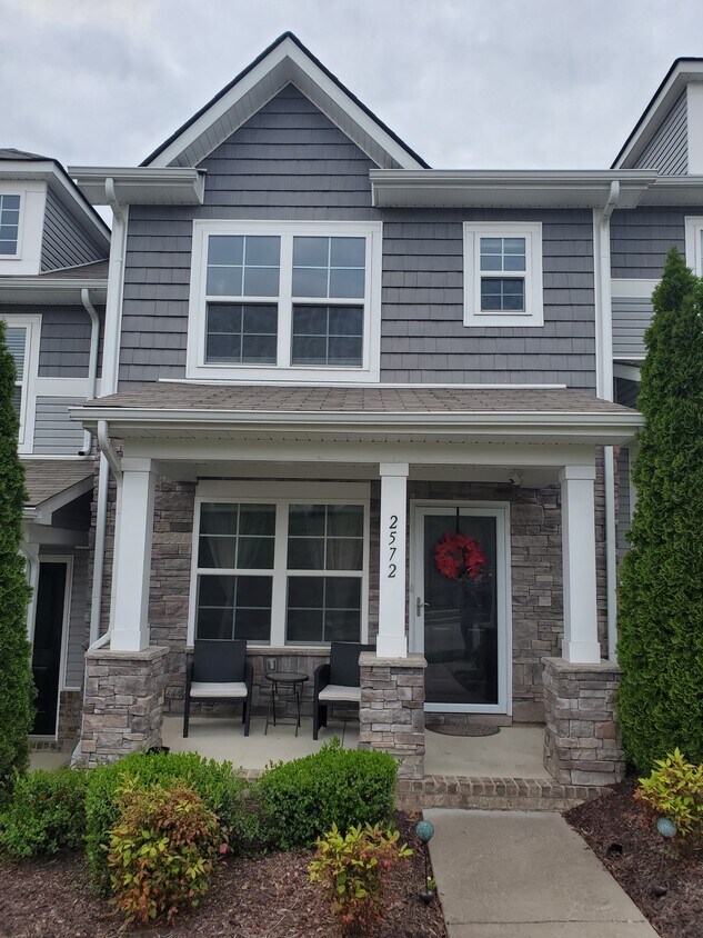 2572 River Trail Dr, Hermitage, TN 37076