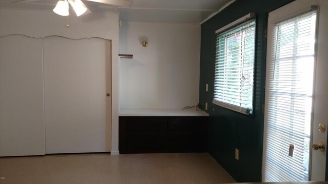 Foto del edificio - 32301 N Harbor Dr