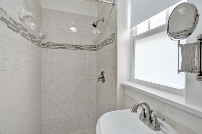 Foto del edificio - 639 SW 5th Ave