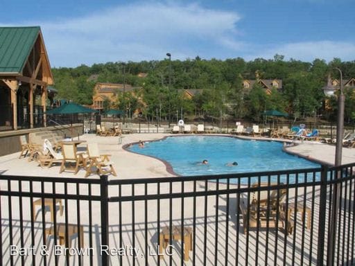 Building Photo - 613 Crossing Dr