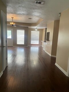 Building Photo - 3365 E Hawthorne Rd