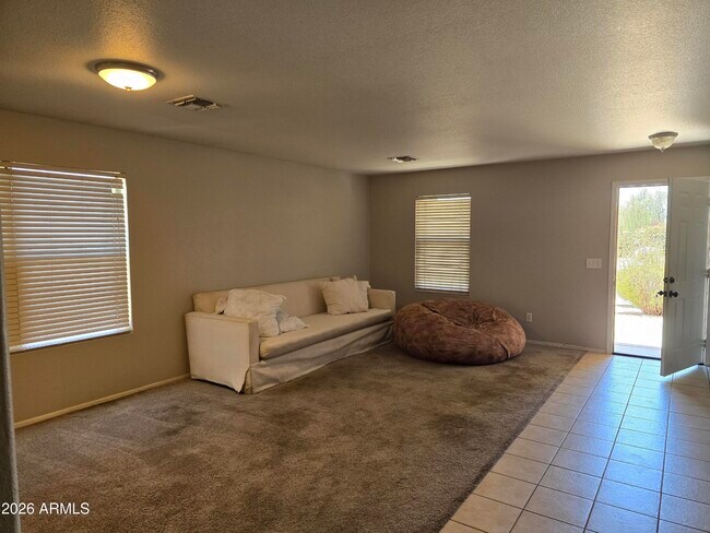 Foto del edificio - 15702 W Watson Ln
