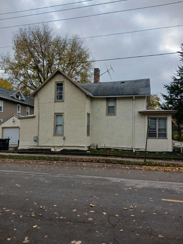 Building Photo - 903 17th St
