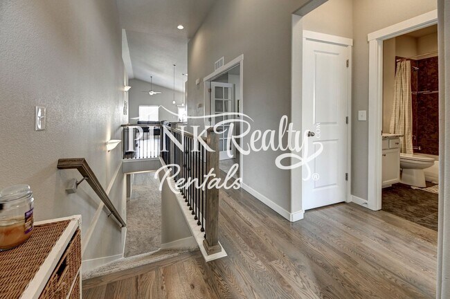 Foto del edificio - 1407 Grand Overlook St