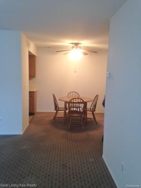 Building Photo - 7717 Manor Cir