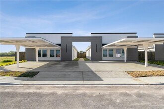 Building Photo - 1301 N Aryana Ave